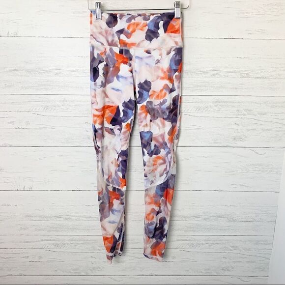 FABLETICS Stella High Rise Leggings Daydream Mesh Floral - Picture 3 of 13